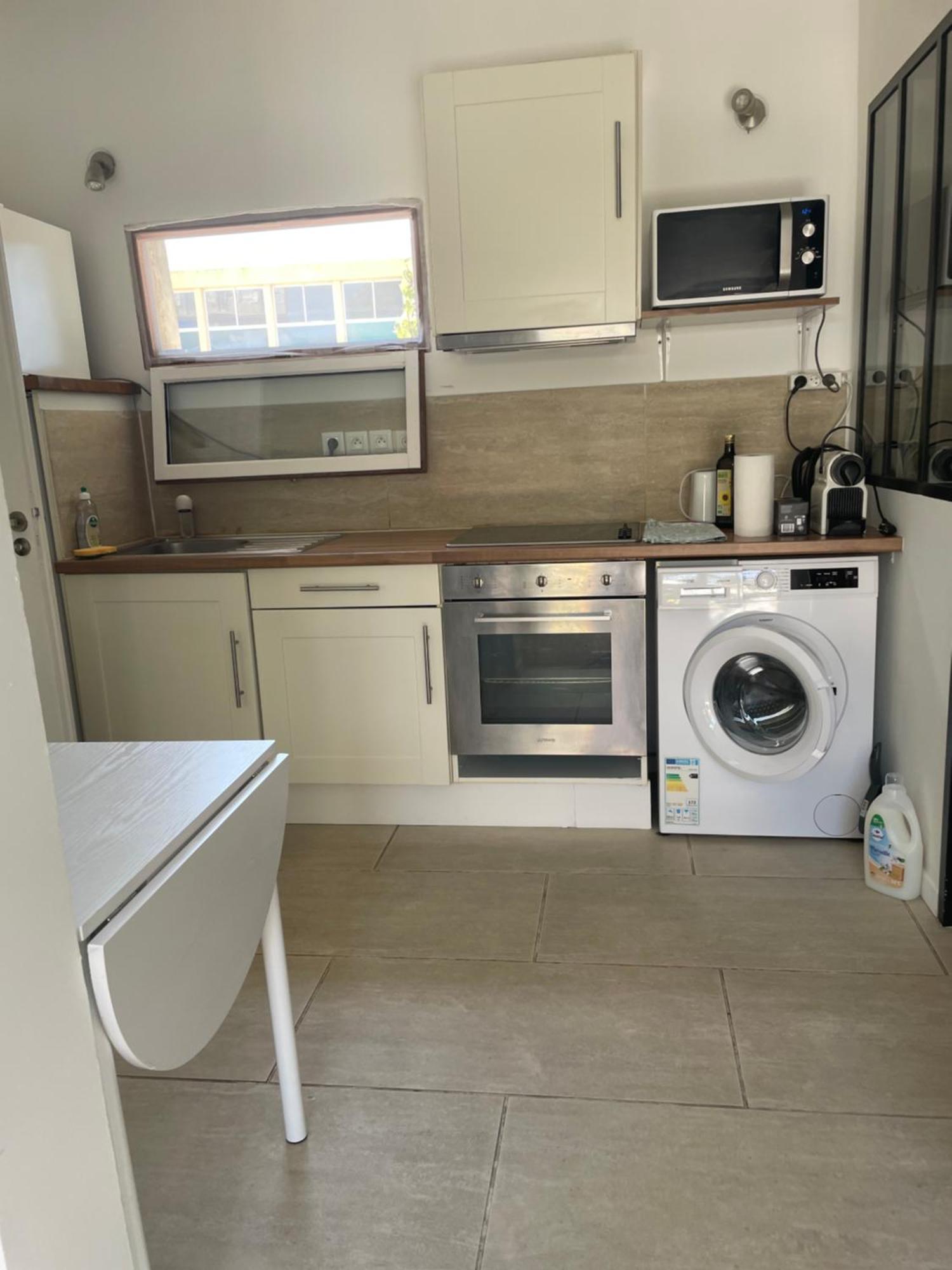 니스 Cozy House With Parking And Garden 아파트 외부 사진